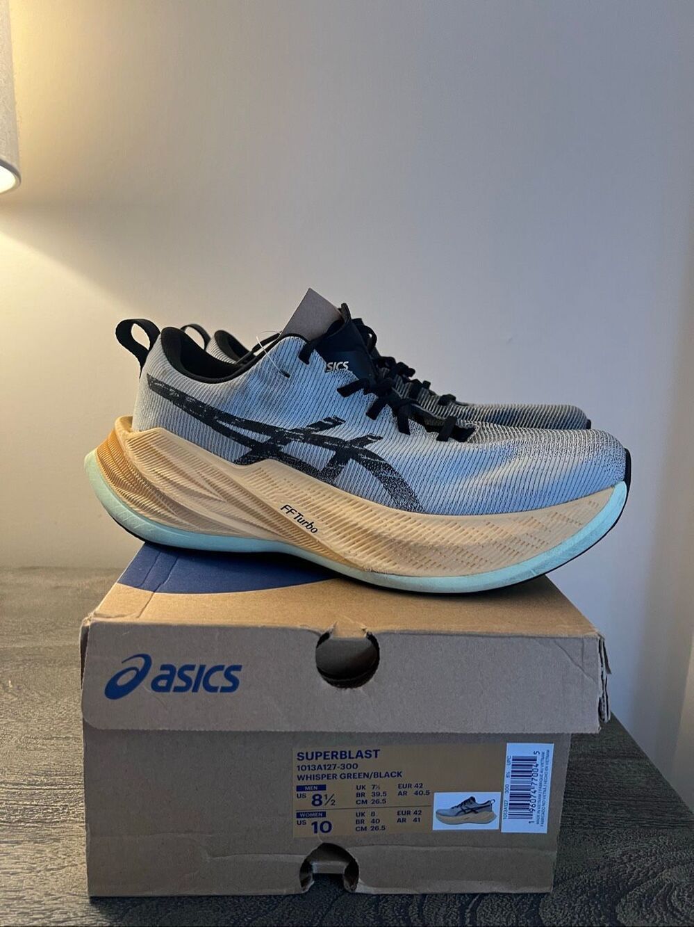 ASICS Superblast Whisper Green/Black Running Shoes – Men’s 8.5 / Women’s 10